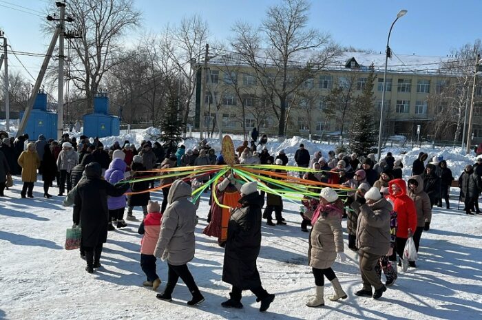 В Красном Коммунаре выбрали лучшие сало, блины и огурец