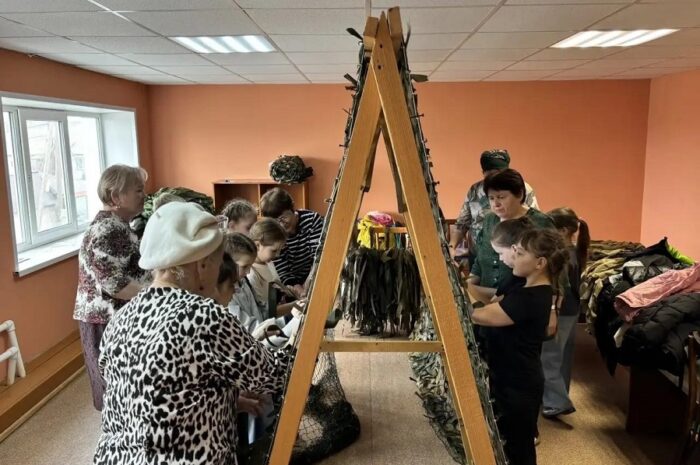 В Татарской Каргале школьники учились плести маскировочные сети