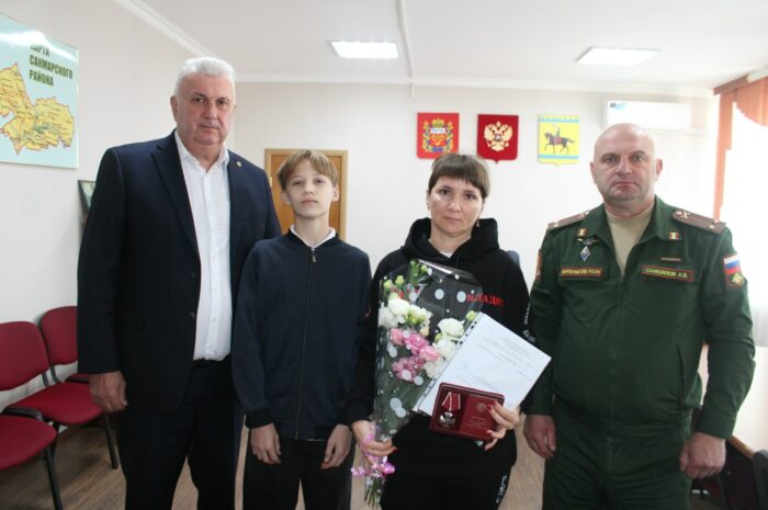 В Сакмарском районе государственные награды вручены родным земляков-героев